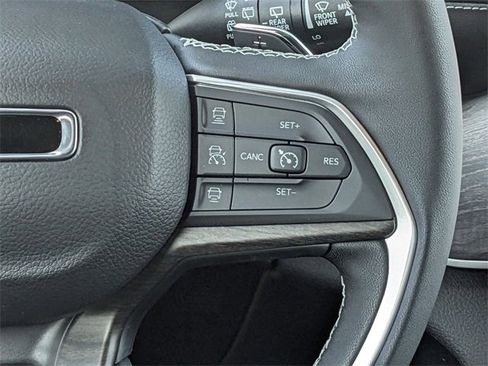 New 2024 Jeep Grand Cherokee L Limited image 19