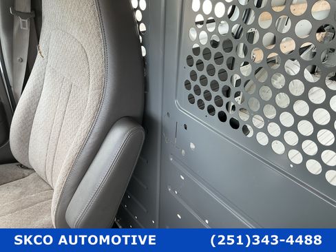 Used 2015 GMC Savana 2500 RWD image 27