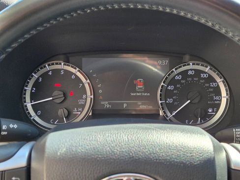 Used 2023 Toyota Highlander LE image 25