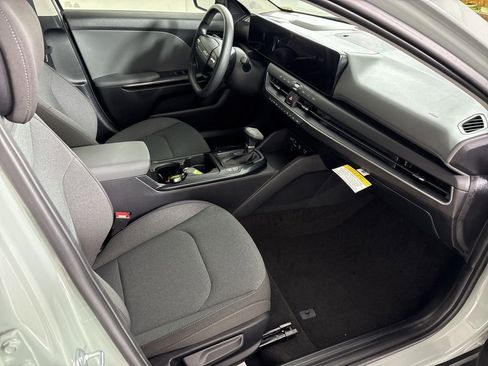 New 2026 Kia K4 LXS image 43