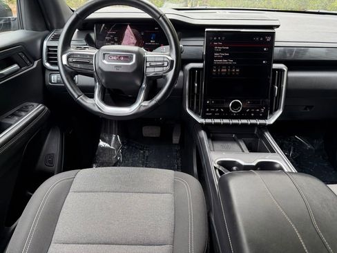 Used 2025 GMC Acadia Elevation image 15