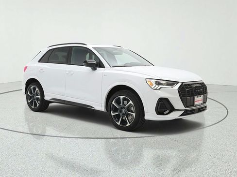 Used 2025 Audi Q3 2.0T Premium Plus w/ Premium Plus Package AWD/4WD image 3