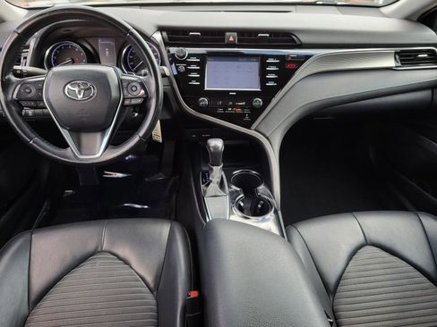 Used 2020 Toyota Camry SE FWD image 14