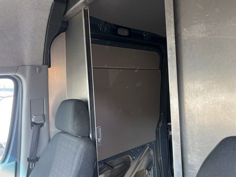 Used 2018 Mercedes-Benz Sprinter 2500 image 18