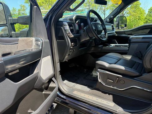 Used 2025 Ford F250 Platinum w/ FX4 Off-Road Package AWD/4WD image 14