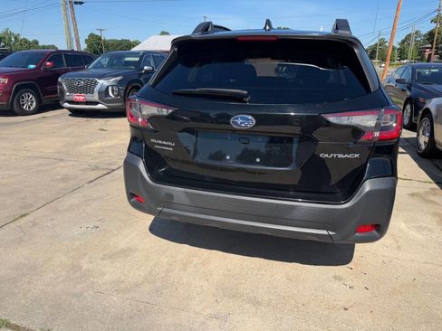 Used 2023 Subaru Outback Premium AWD/4WD image 6