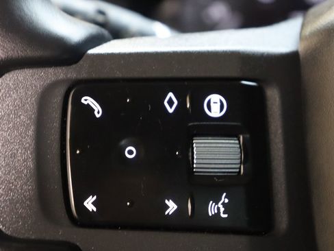 Used 2024 Land Rover Defender 130 X-Dynamic SE AWD/4WD image 44
