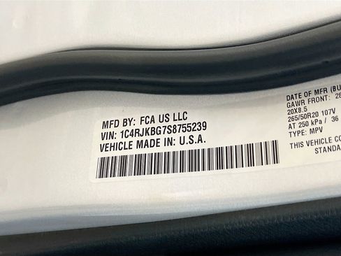 New 2025 Jeep Grand Cherokee L Limited w/ Black Appearance Package AWD/4WD image 21