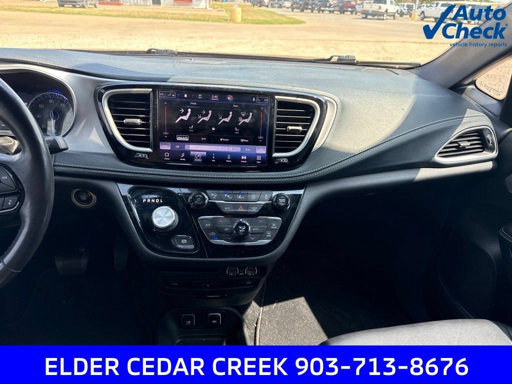 Used 2021 Chrysler Pacifica Touring-L w/ Uconnect Theater Family Group AWD/4WD image 28