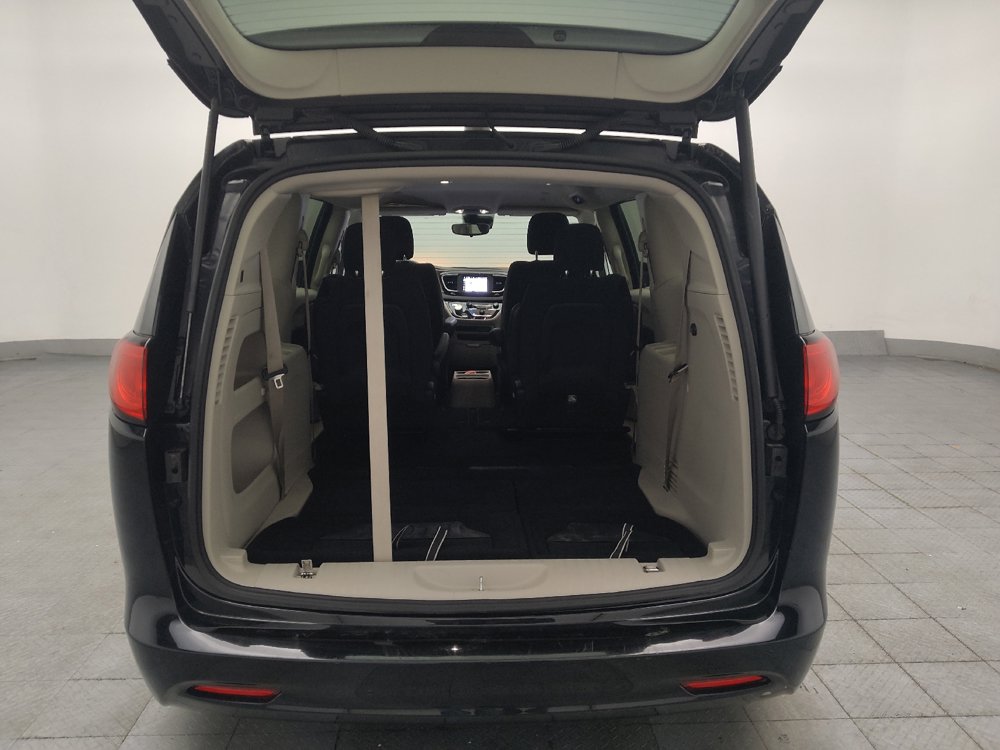 Used 2024 Chrysler Voyager LX FWD image 29