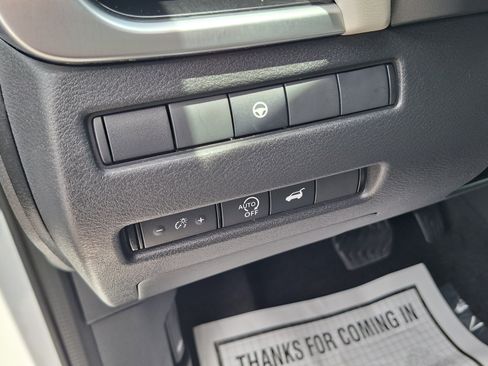 Used 2024 Nissan Rogue SL w/ SL Premium Package FWD image 10