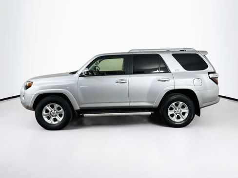 Used 2018 Toyota 4Runner SR5 RWD image 3