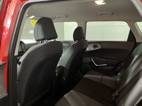 Used 2023 Kia Soul LX w/ LX Technology Package image 24
