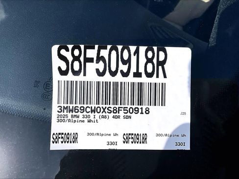 Used 2025 BMW 330i Sedan w/ Convenience Package image 22