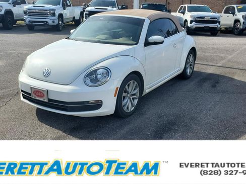 Used 2013 Volkswagen Beetle TDI image 1