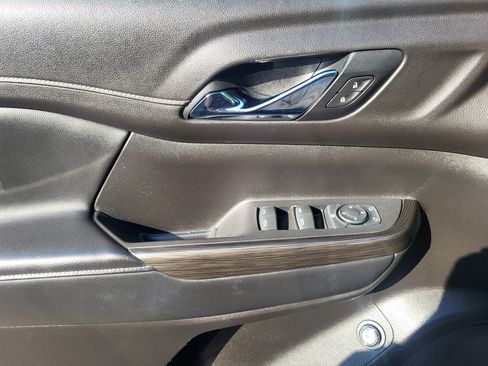 Used 2019 GMC Acadia SLT AWD/4WD image 19