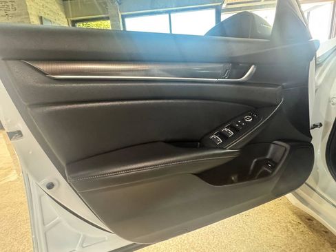 Used 2019 Honda Accord Sport image 17