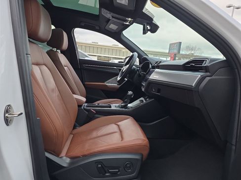 Used 2022 Audi Q3 2.0T Premium w/ Convenience Package image 17