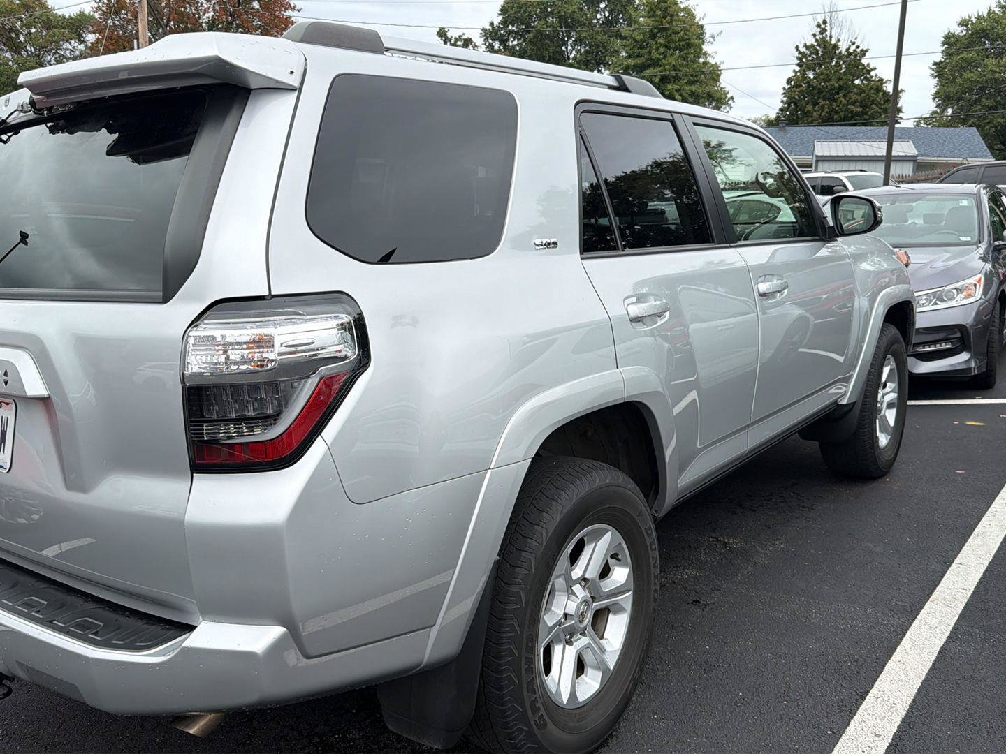Used 2023 Toyota 4Runner SR5 Premium w/ Moonroof Package AWD/4WD image 4