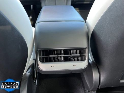 Used 2021 Tesla Model Y Long Range image 13