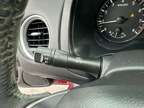 Used 2019 Nissan Pathfinder SV image 42