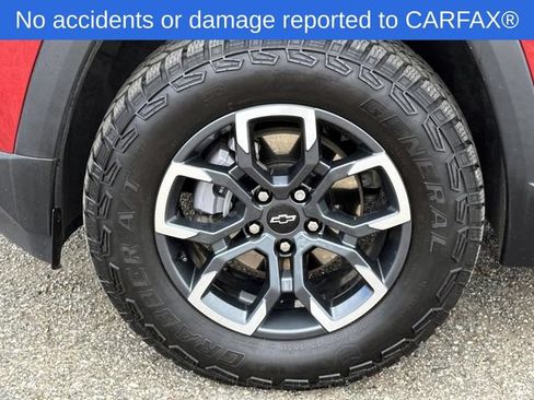 Certified 2025 Chevrolet Equinox ACTIV w/ Safety and Technology Package FWD image 11