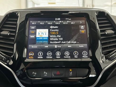 Used 2019 Jeep Cherokee Limited w/ Luxury Group image 15