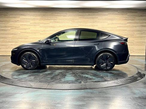 Used 2026 Tesla Model Y Long Range AWD/4WD image 24