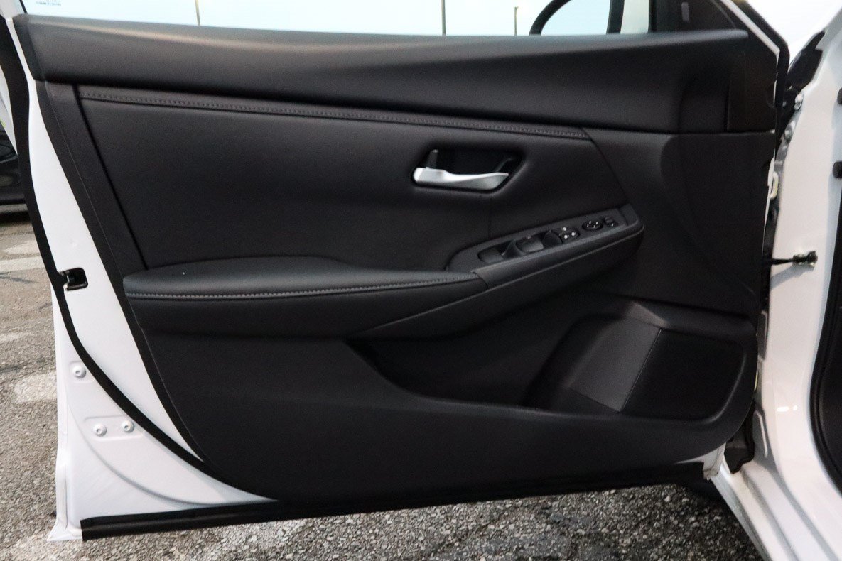 Used 2025 Nissan Sentra SV FWD image 13