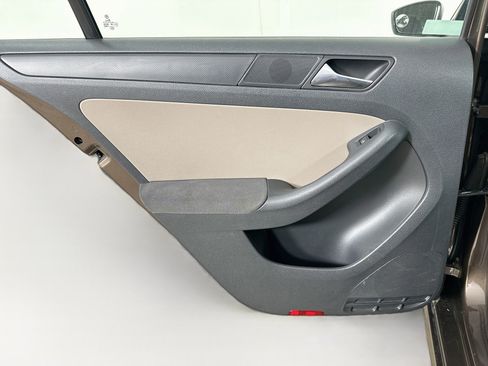 Used 2011 Volkswagen Jetta Sedan FWD image 24