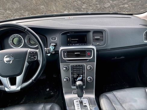 Used 2011 Volvo S60 T6 image 6