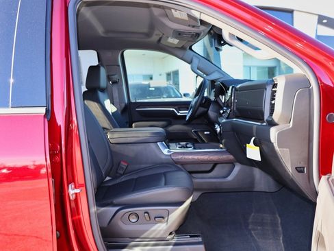 New 2026 GMC Sierra 2500 SLT w/ SLT Premium Package image 29