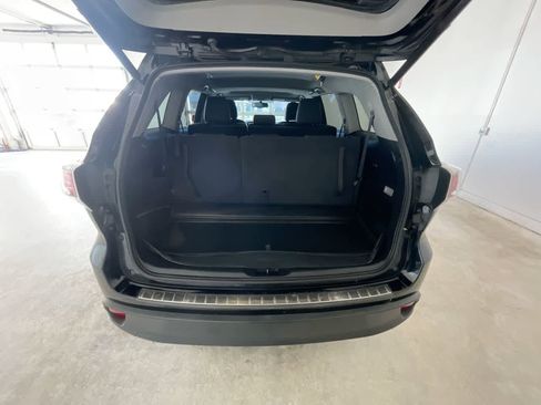Used 2015 Toyota Highlander XLE image 24