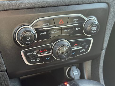 Used 2022 Dodge Charger SXT w/ Blacktop Package image 19