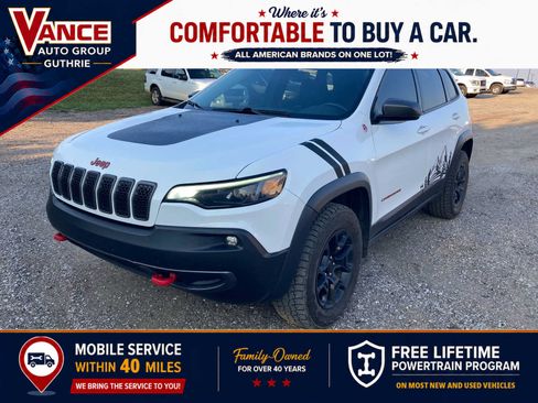Used 2019 Jeep Cherokee Trailhawk w/ Comfort/Convenience Group AWD/4WD image 1