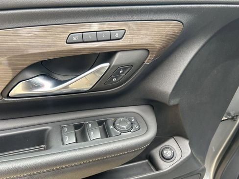 Used 2023 GMC Terrain Denali w/ Denali Premium Package image 15