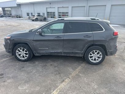 Used 2017 Jeep Cherokee Latitude w/ Cold Weather Group