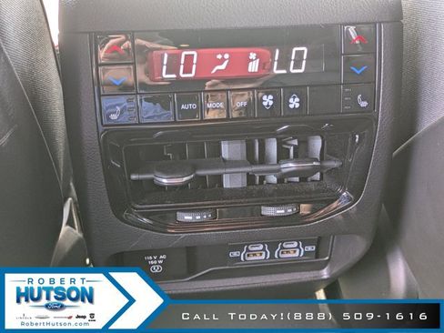 Used 2022 Jeep Grand Cherokee Overland w/ Luxury Tech Group IV image 14