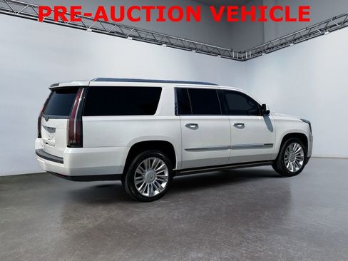 Used 2016 Cadillac Escalade ESV Platinum AWD/4WD image 3