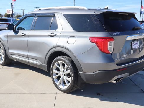 Used 2022 Ford Explorer Platinum w/ Equipment Group 601A image 7