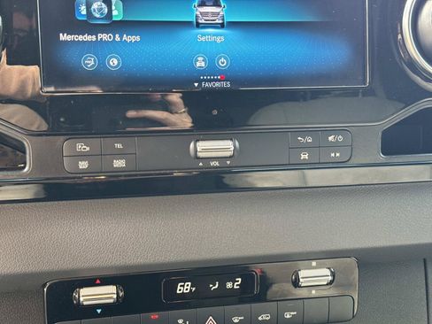 Used 2020 Mercedes-Benz Sprinter 3500 image 21