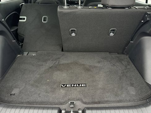 Used 2025 Hyundai Venue SEL image 17