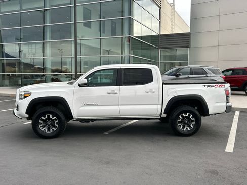 Used 2023 Toyota Tacoma TRD Off-Road image 13