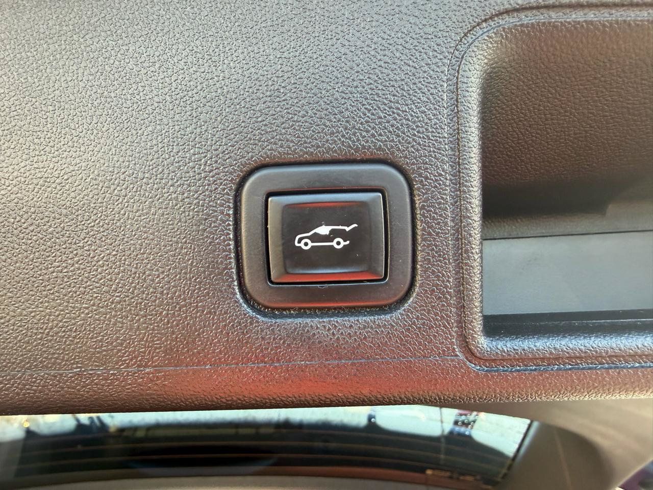 Used 2022 GMC Terrain SLE w/ Driver Convenience Package AWD/4WD image 7
