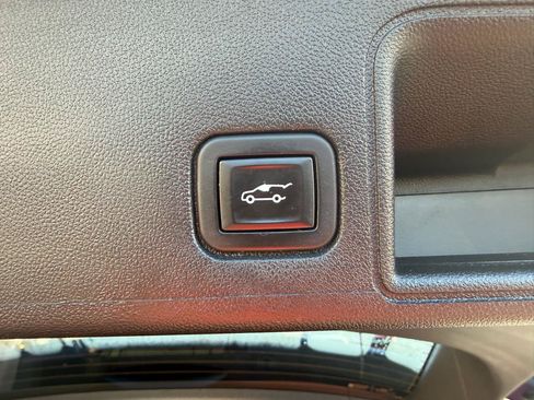 Used 2022 GMC Terrain SLE w/ Driver Convenience Package AWD/4WD image 7