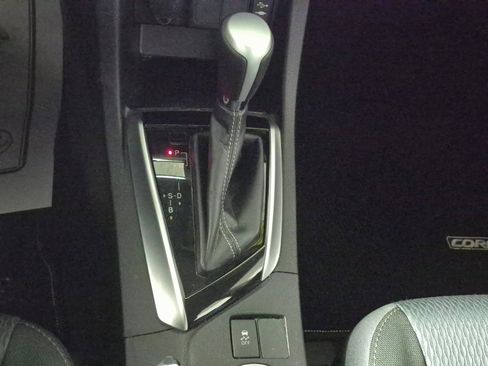 Used 2018 Toyota Corolla L image 16