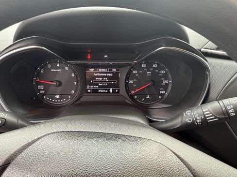 Used 2023 Chevrolet TrailBlazer LT FWD image 11