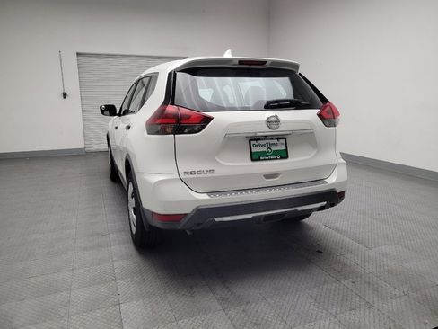 Used 2018 Nissan Rogue S image 6