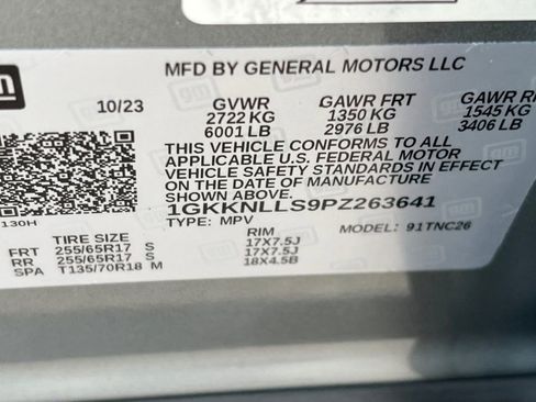 Certified 2023 GMC Acadia AT4 w/ Preferred Package image 26