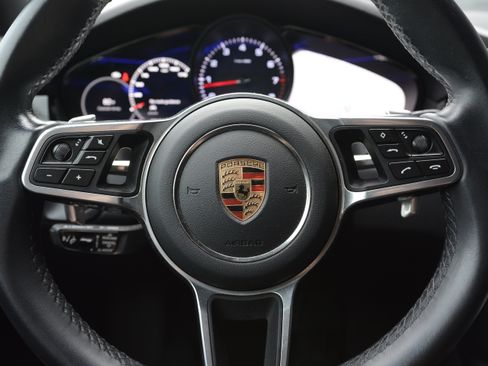 Certified 2023 Porsche Cayenne AWD/4WD image 16